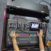 Console de mixage numérique X32, 40 entrées, 25 bus, avec 32 préamplis programmables, 25 faders motorisés, 32 canaux de mixage