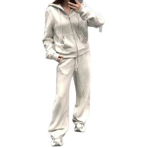 ชุดเซ็ทลำลองสำหรับผู้หญิง เสื้อฮู้ดมีซิปผูกเชือกแบบหนา กางเกงขายาวทรงกว้าง สไตล์สปอร์ต - Product Image 1