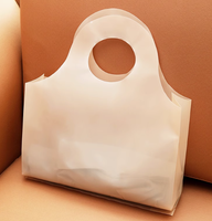 Sacs en plastique à poignée PE imperméables, durables, à prix bas, avec logo personnalisé, pour l'emballage de vêtements