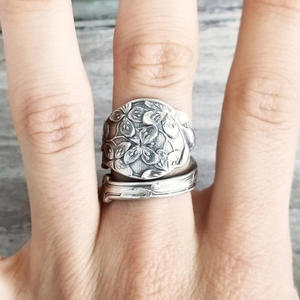 H361 Silver Cocktail <b>Ring</b> Flower Pattern Unisex Fashion Jewelry Gift <b>Ring</b> Plain Design <b>Statement</b> <b>Ring</b> for Women Men - Product Image 3