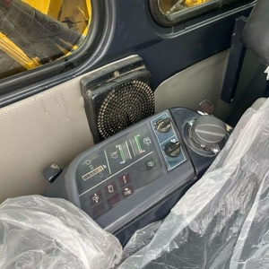 Mini-excavatrice Komatsu PC60 6 tonnes d'occasion à faible prix, 95 % neuve, faible nombre d'heures de fonctionnement, moteur puissant, certifiée CE/EPA - Product Image 4