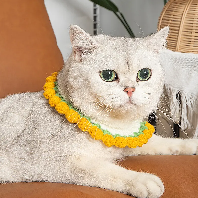 Colliers pour animaux de compagnie de Noël tissés à la main Crochet bavoir chaton collier écharpe réglable chien chat colliers avec nœud pour la décoration de vacances