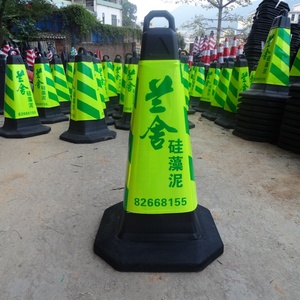 Cônes de signalisation routière haute visibilité 750 mm personnalisables, sécurité routière, PE/PVC, base 380x380 mm, 4 kg, prismatiques haute intensité - Product Image 4