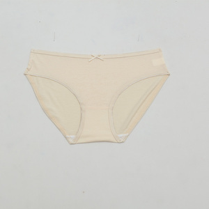 Calzoncillos de mujer de cintura media transpirables suaves sólidos multicolores precio al por mayor diario - Product Image 1