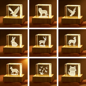 Hbl lưu niệm động vật ánh sáng ban đêm pha lê Cubes tùy chỉnh <span class=keywords><strong>Laser</strong></span> khắc <span class=keywords><strong>3D</strong></span> Pha Lê Cube chặn giấy với LED gỗ cơ sở - Product Image 6