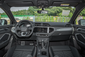 Au-Di <span class=keywords><strong>Q3</strong></span> <span class=keywords><strong>Sportback</strong></span> 2025 Qua Ttro 45th 40 TFSI <span class=keywords><strong>RS</strong></span> SUV compacto de cuero de 5 plazas SUV vehículo con transparencia izquierda - Product Image 3