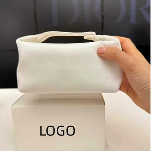 L'usine propose une large gamme de sacs blancs légers, confortables et élégants pour la vente en gros. - Product Image 3