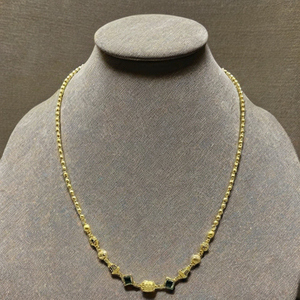Bijoux raffinés jaunes pour femmes, perles dorées Dokiyu avec stations géométriques en onyx noir et accents texturés ornés - Product Image 2