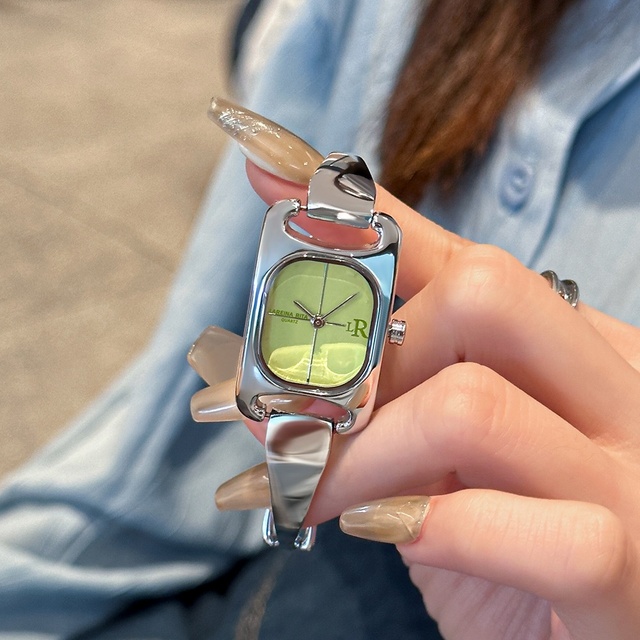 Ladies' Fashionable Quartz Watches: a Wonderful and Elegant Gift for Friends. Available for Wholesale with Discounts.