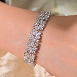 Ensemble de bijoux exclusif de luxe de Dubaï, couleur blanche, zircone cubique, collier, boucles d'oreilles, bracelet, bijoux de fête pour femmes - Product Image 6