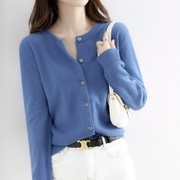 Nouveau cardigan tricoté anti-rides à col rond pour femme, coupe ample grande taille, couleur unie, orné de perles, vêtement d'extérieur décontracté pour l'hiver