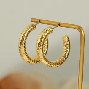 Wholesale Custom Water Proof Fashion Jewelry 18K Gold Plated Brass Vintage Embossed Ear Loops C-shaped Hoop Earrings For Women