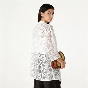 แฟชั่น<span class=keywords><strong>เสื้อ</strong></span>เชิ้ตแขนยาวลายดอกไม้สีขาวหรูหราสำหรับผู้หญิงน้ำหนักเบาเนื้อนุ่มเข้ากันได้กับทุกชุดสวมใส่ได้ทุกวันสำหรับฤดูใบไม้ผลิ - Product Image 4
