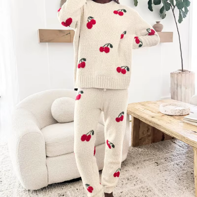 新品未使用Herlipto cherry pattern PJ set M 新品未使用Herlipto cherry pattern PJ set M
