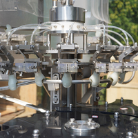 Machine de remplissage entièrement automatique pour bouteilles de verre, de canettes et de bouteilles PET, pour eau pure, eau plate et boissons gazeuses