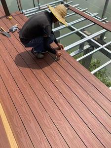 Plancher composite extérieur en WPC, lames bois-plastique imperméables, lisses, durables, faible entretien, fournisseur sur mesure - Product Image 4