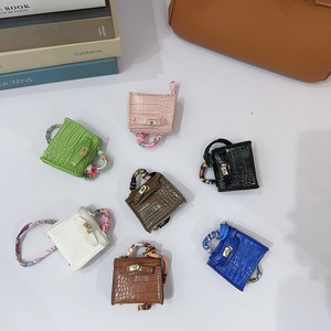 Mini <span class=keywords><strong>Kelly</strong></span> Bag Charm con Patrón de Cocodrilo, de Cuero Sintético PU, Hecho a Mano, Adorable Colgante de Bolso en Miniatura, Llavero de Coche de Alta Gama - Product Image 3