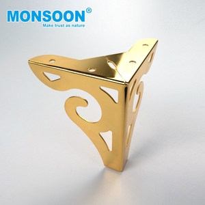 Pata de Mueble Metálica Monsoon, Forma Triangular, Diseño Tradicional, Resistente, para Mesa, Hogar u Oficina, Color Dorado - Product Image 1