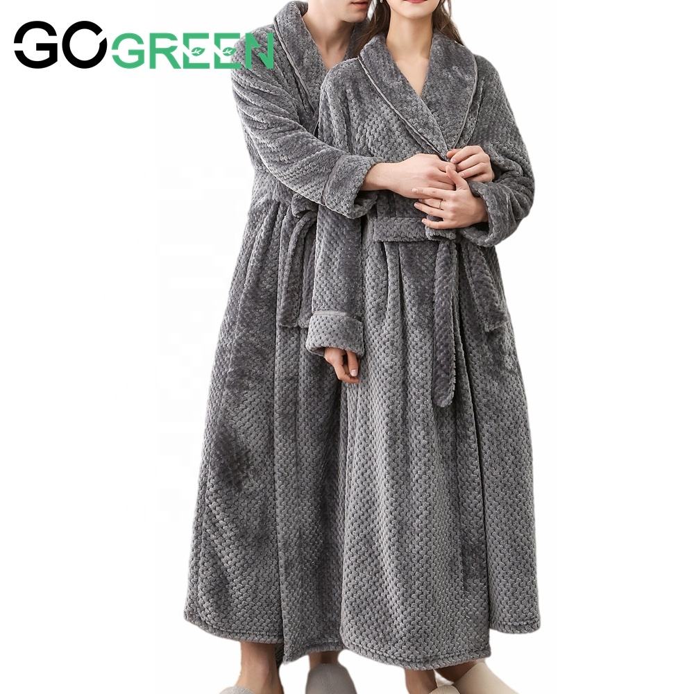 Custom Luxury Hotel Bathrobe Unisex Fluffy Waffle Hooded Flannel Winter Fleece Pajamas For Women Women's Thick Bath Robes 