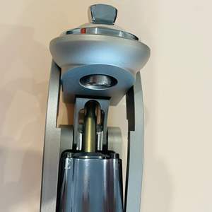 中国 義肢・義足工場 ジオメトリックロック 空気圧膝継手 義足部品 - Product Image 2