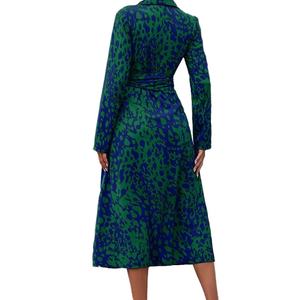 Vestido midi bohemio de manga larga con estampado completo, botones frontales y abertura en el muslo para mujer - Product Image 3