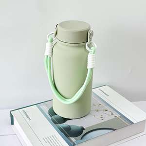 Bouteille d'eau écologique en acier inoxydable avec poignée et manchon en silicone, double paroi isolée sous vide, isolation thermique 12-24h pour - Product Image 1