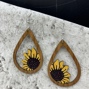 Pendientes de madera Colgante de girasol vintage Regalo del Día de los maestros de graduación para mujeres Uionen 1758 - Product Image 3