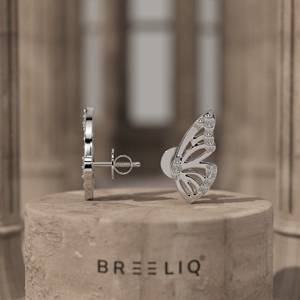 Pendientes de Diamantes con Diseño de Alas de Mariposa en Oro Blanco, Elegantes con Diamantes de Corte Redondo en Pavé, Joyería Fina Inspirada en la Naturaleza - Product Image 3