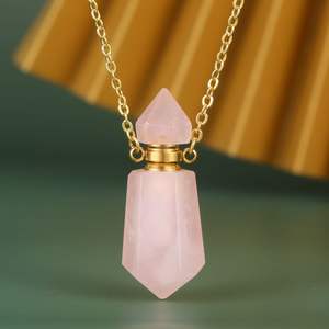 Bouteille de parfum d'huile essentielle collier de pendentif de bijoux de quartz rose de pierre de cristal rose naturel - Product Image 1