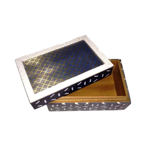 Boîte à bijoux en laiton gravé et résine patinée or avec incrustation bleu noir blanc Boîtes décoratives pour la maison et le bureau - Product Image 1