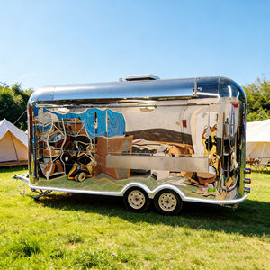 Chariot de vente en acier inoxydable épuré de style Airstream rétro pour la vente de desserts et de boissons avec des roues à roulement fluide - Product Image 5