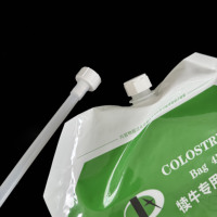 Sac d'alimentation personnalisé pour colostrum de veau 2,5L 3L 4L avec tube pour le stockage du lait destiné aux fermes laitières
