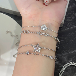 สร้อยข้อมือสองชั้นแบบโซ่คู่ จี้รูปดาวห้าแฉก ประดับเพชรหลากสี ปรับขนาดได้ ซ้อนกันได้ ขายส่ง - Product Image 3