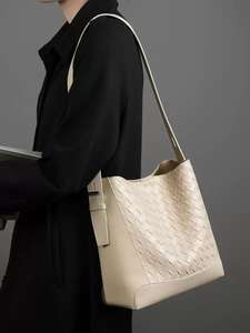 Sac compact en cuir tissé de vache véritable, imperméable, avec fermeture éclair, bandoulière, sac messager, sac à main, chaînes, mode, vente en gros - Product Image 6