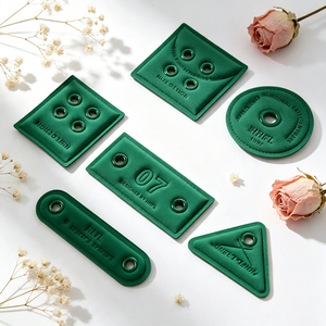 Etiqueta de cuero sintético con ojales al por mayor, parche de cuero PU con logotipo personalizado en relieve y ojales para ropa vaquera y bolsos de lona - Product Image 4