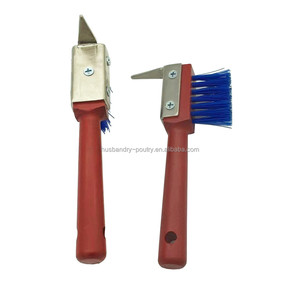 Púa de pezuña de caballo con mango de madera para cepillo de aseo ecuestre de caballo - Product Image 3