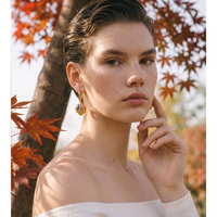 Boucles d'oreilles créoles JINYOU 8086 rétro en acier inoxydable plaqué or PVD, avec cage en résine acrylique multicolore, bijoux pendantes