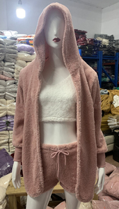 Pigiama caldo da notte con cappuccio soffice in pelliccia sintetica da donna in tre pezzi di alta qualità - Product Image 5