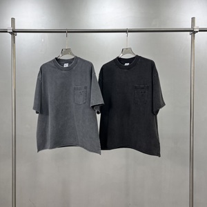<span class=keywords><strong>T</strong></span>-<span class=keywords><strong>shirt</strong></span> da <span class=keywords><strong>uomo</strong></span> vintage lavata a maniche corte <span class=keywords><strong>con</strong></span> bordi sfrangiati, dettagli strappati e tasca angolare applicata - Product Image 2