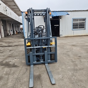 Montacargas Usado Original Komatsu FD30, Mini, 3 Toneladas, Diésel, Llantas Sólidas, Segunda Mano, a Bajo Precio, en Stock, Oferta - Product Image 5