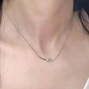 Heart Knot Clavicle Chain Necklace For Women Elegant U-Shaped Geometric Design Bezel Setting Everyday Wear Fine Chain Jewelry - Product Image 2