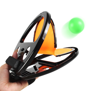 Ensemble de balles et de raquettes en caoutchouc souple et durable - Jouet sportif facile à saisir pour les enfants d'âge préscolaire et les enfants, parfait pour la gym à domicile ou à l'école - Product Image 1