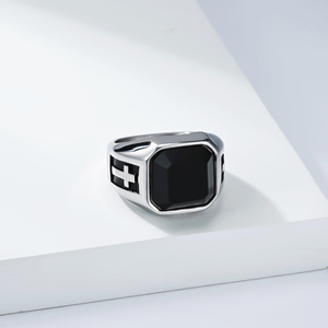 Comercio electrónico transfronterizo, estilo único y popular, anillo con piedra preciosa negra, anillo artístico retro para hombre con cruz para el dedo índice - Product Image 3
