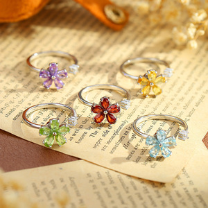 Bague ajustable en argent 925 avec fleur à cinq pétales rotative délicate, pierre naturelle taille poire 3*5mm, bijoux pour femme - Product Image 3
