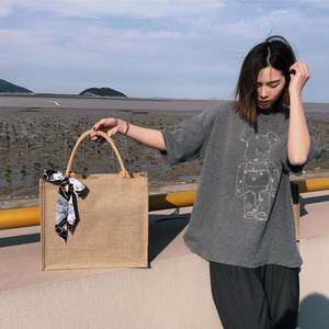 Sac fourre-tout brodé personnalisé en chanvre biologique ou en jute avec logo sérigraphié - Product Image 4