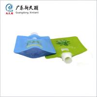 Sachets en plastique personnalisés imprimés, résistants à l'humidité, avec petite poignée, pour le stockage de gel d'aloe vera, de cosmétiques liquides