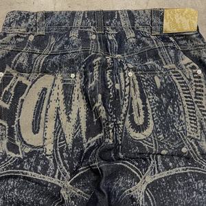 جينز رجالي مخصص بتصميم عتيق وفضفاض بخصر منخفض وطباعة ليزر وساق واسعة للرجال - Product Image 3