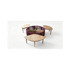La elegante mesa de centro Alula presenta una superficie elegante y un diseño robusto, lo que la convierte en perfecta para exhibir tu decoración favorita. - Product Image 4