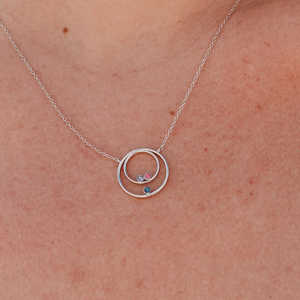 Joyería personalizada PEISHANG 925 plata esterlina personalizada madre e hijo tres piedras doradas collar circular - Product Image 5