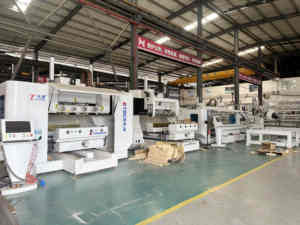 Machine de fraisage verticale à 8 têtes, 5 axes, multi-têtes, refroidie par eau, <span class=keywords><strong>CNC</strong></span>, pour la fabrication de pièces de meubles en bois - Product Image 6